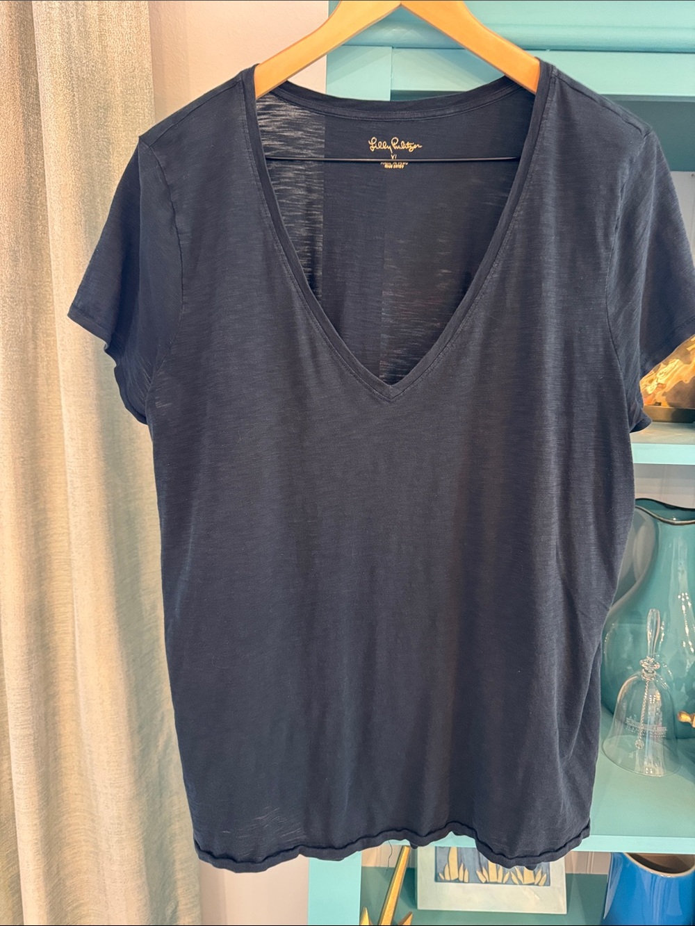 Lilly Pulitzer Etta Black Short-Sleeve V-Neck Tee XL